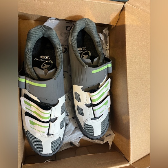 New Women Pearl Izumi Cycling Shoes - Picture 3 of 8